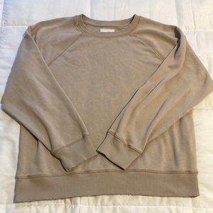 American Eagle sweater. Size medium. Cream/tan color. A1